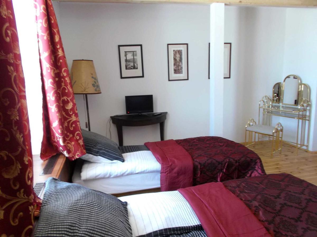 Bed and Breakfast Dwor Strzyzew Zelazowa Wola Exteriér fotografie