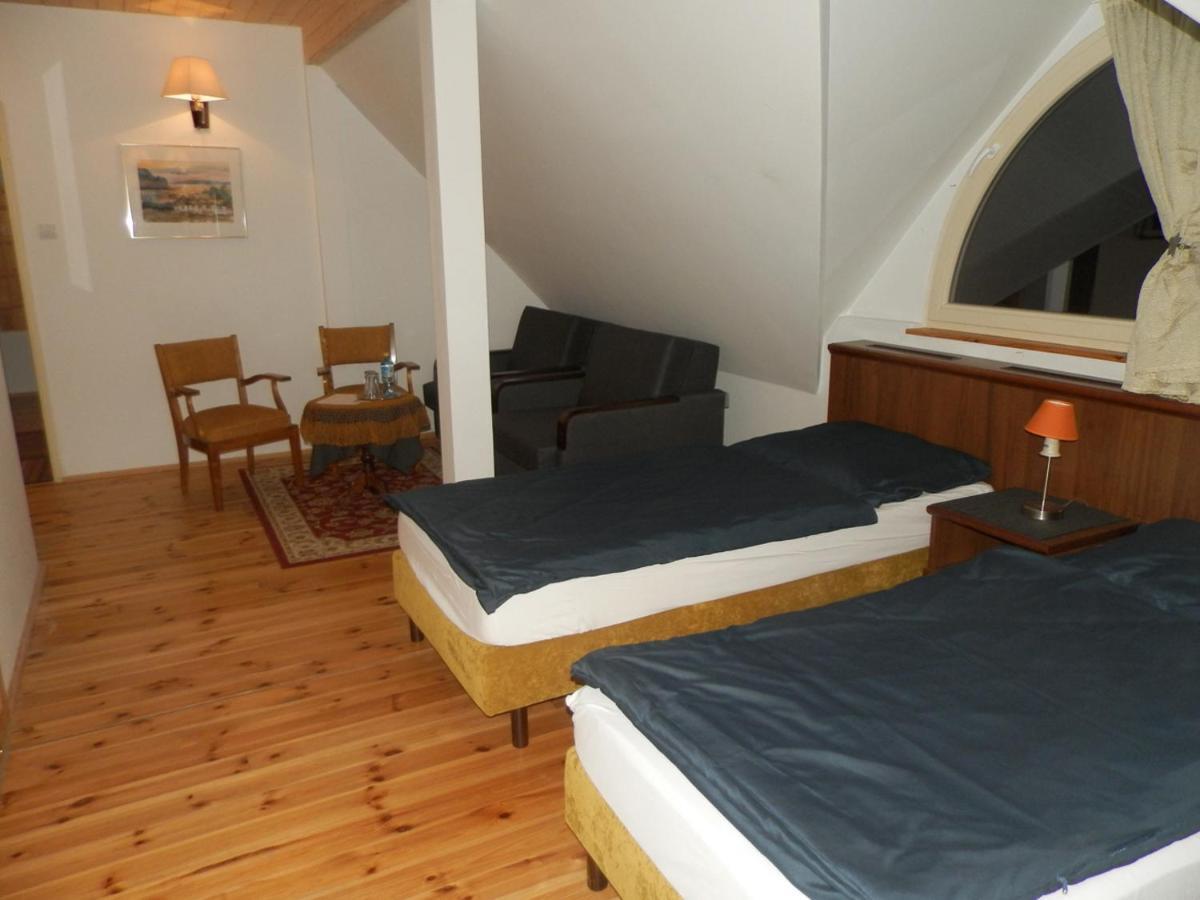 Bed and Breakfast Dwor Strzyzew Zelazowa Wola Exteriér fotografie